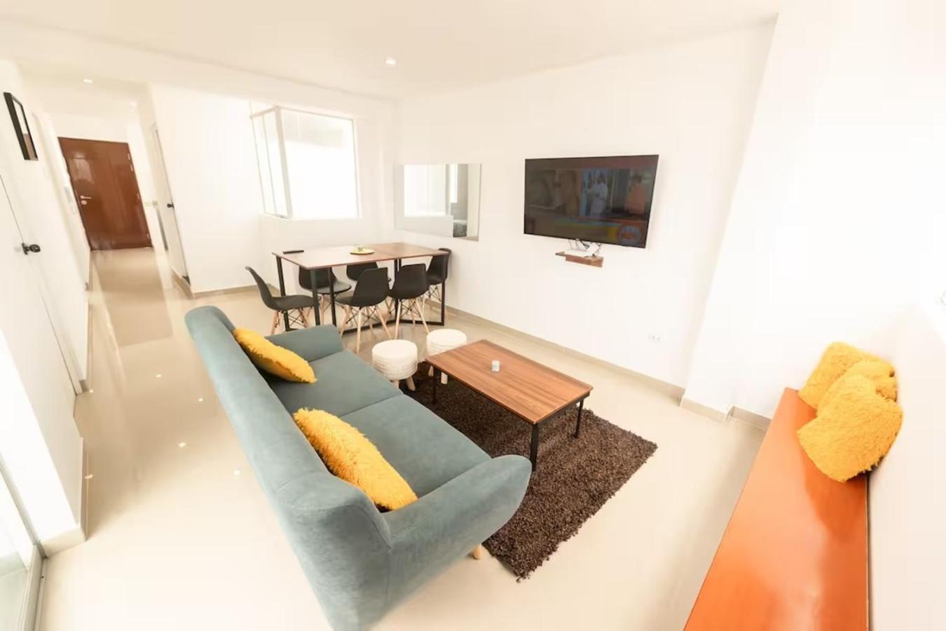 Moderno Departamento En *